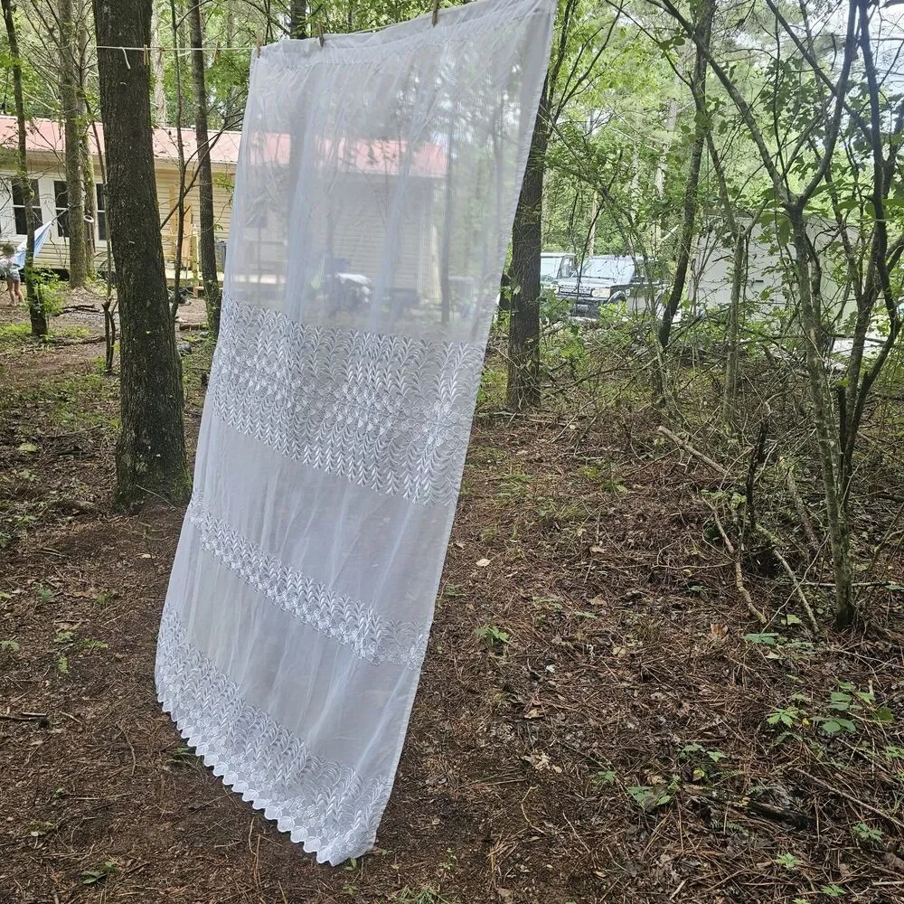 Vintage White Floral Lace Curtain Panel – Sheer Shabby Chic French Country